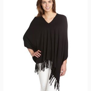 Love Stitch Finge Poncho 🖤